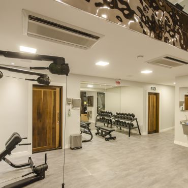 Academia By Wall